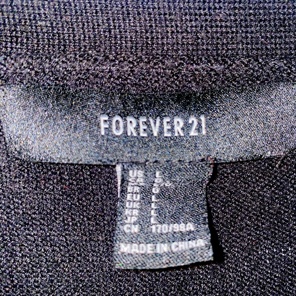 Long basic cardigan from forever 21 with pockets.